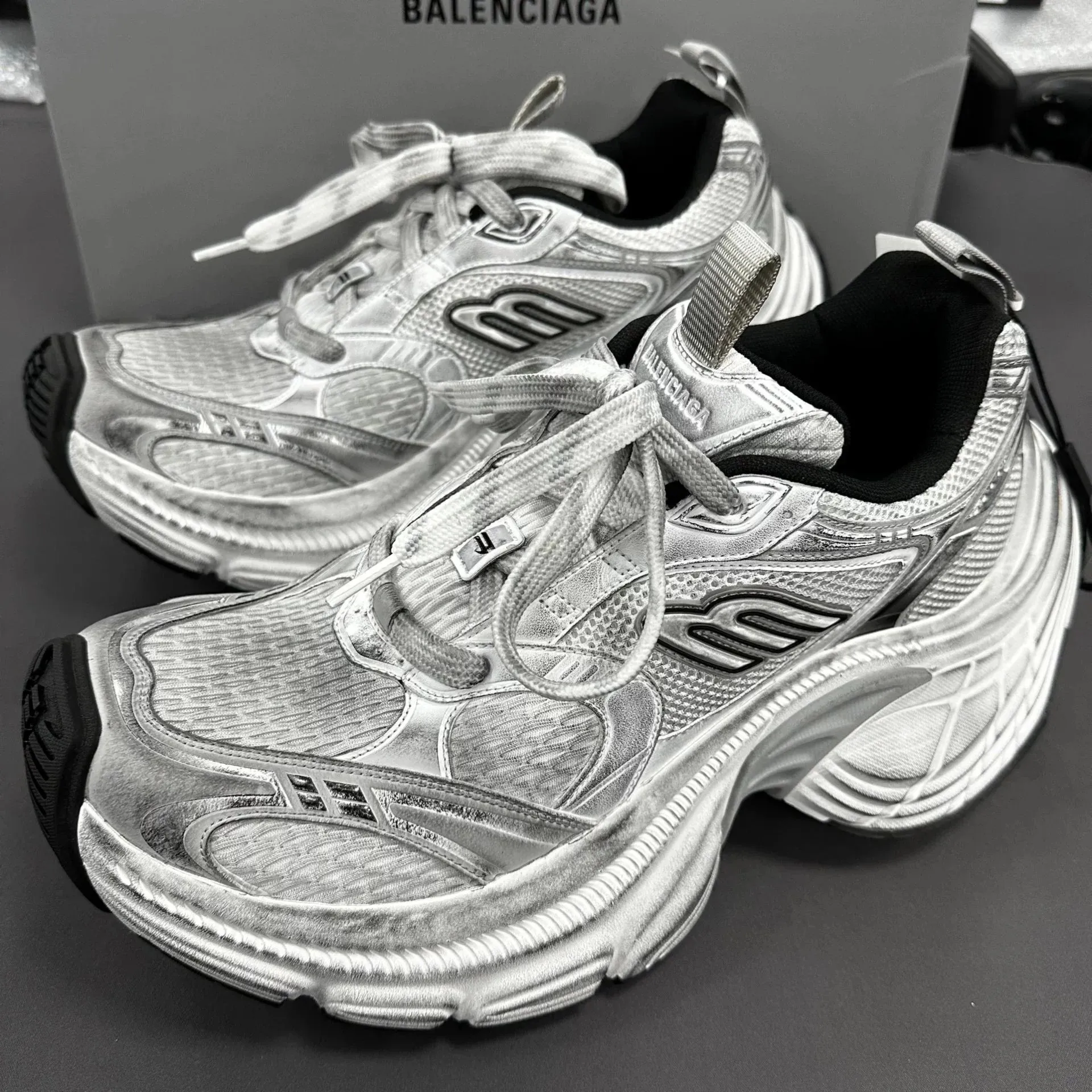 Balenciaga Runner – Bild 1