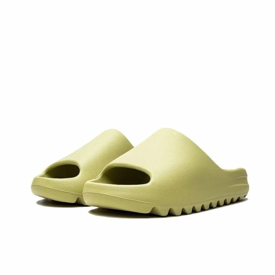 yeezy Yeezy slippers when dragged in one line feel like stepping on poop 83 – Bild 1