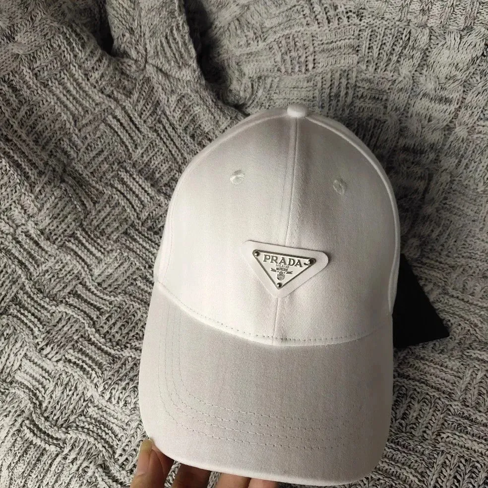 Prada CAp – Vorschaubild 2