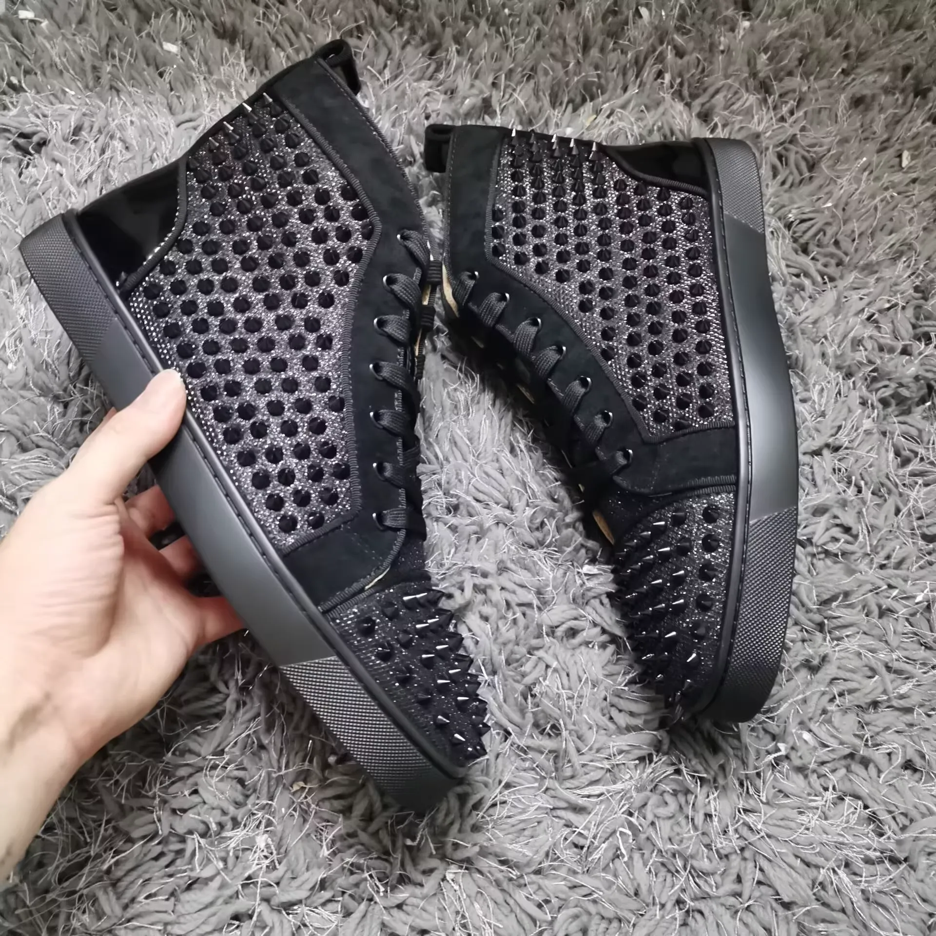 LOUBOUTIN *IEFTIN* – Bild 1