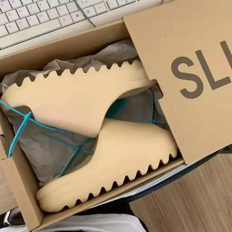 yeezy slides – Bild 1