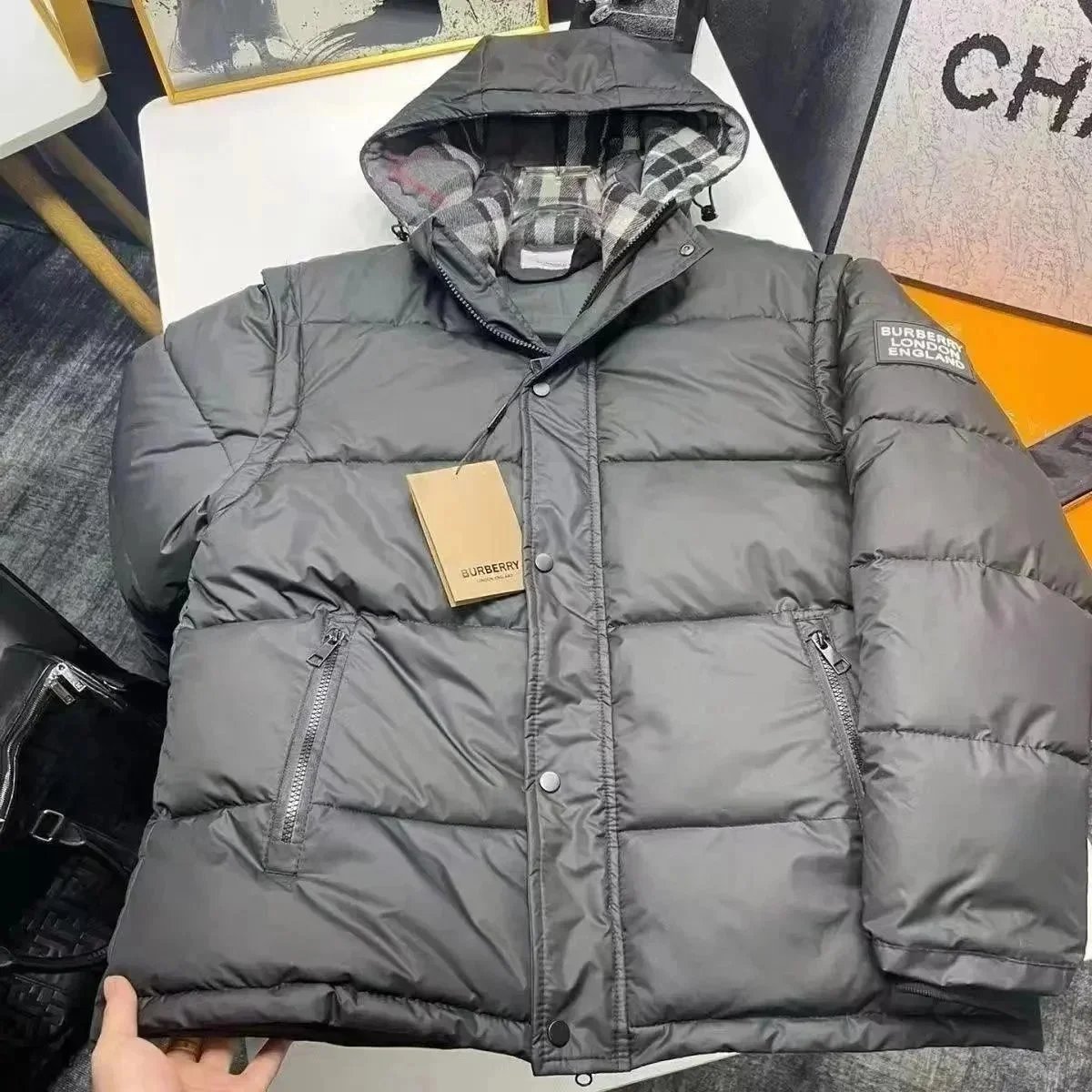 Burberry Down Puffer Jacket – Bild 1